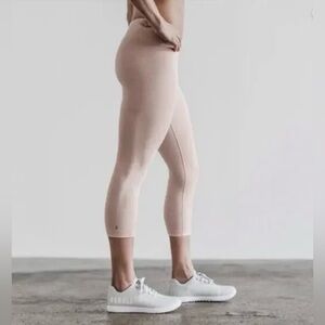 NOBULL Cropped Textured Leggings